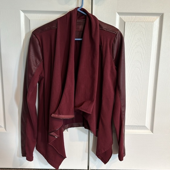 Blank NYC womens Size M Sunny Days Moto Jacket faux leather asymmetrical zip - Picture 2 of 9